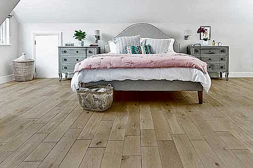 Galleria Professional Solid European Rustic Oak Flooring 18mm x 150mm Linen Brushed & Lacquered